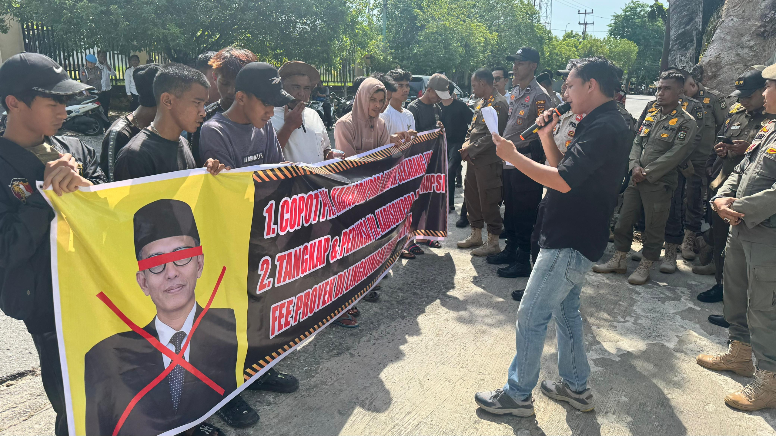 Plt Kadisdikpora Kampar: “Saya Siap Mundur Jika Bupati Mau”
