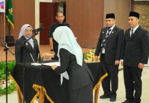Penyegaran Birokrasi, Wabup Kampar Misharti Lantik 17 Pejabat Eselon III dan IV.