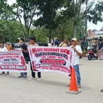 Masyarakat Adat Rantau Kampar Kiri Berdemo di Depan Balai Bupati Kampar, Desak Polisi Tuntaskan Kasus yang Telah Dilaporkan Sejak Januari Lalu